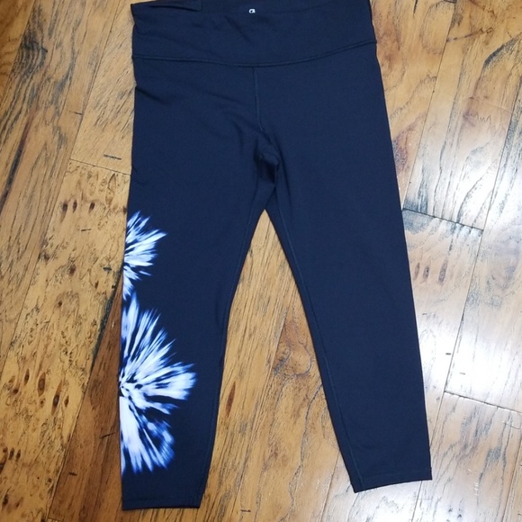 GAP Pants - Gap Fit Fast capris